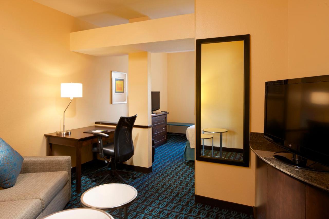 Fairfield Inn & Suites Houston Intercontinental Airport Exterior photo